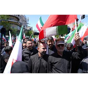 حضور وزیر ارتباطات در مراسم اربعین رهبر شهید