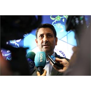بازدید وزیر ارتباطات از نمایشگاه دستاوردهای جهاد دانشگاهی
