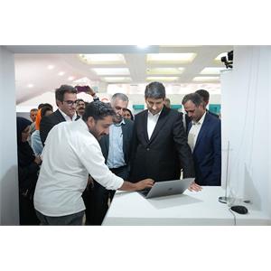 بازدید وزیر ارتباطات و فناوری اطلاعات از نمایشگاه کتاب