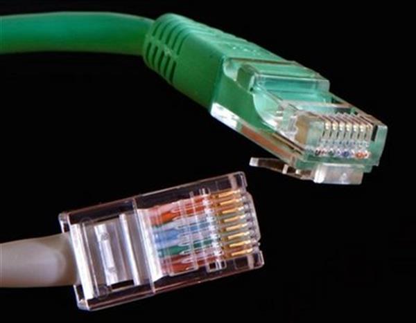 German court overturns law on phone, e-mail data