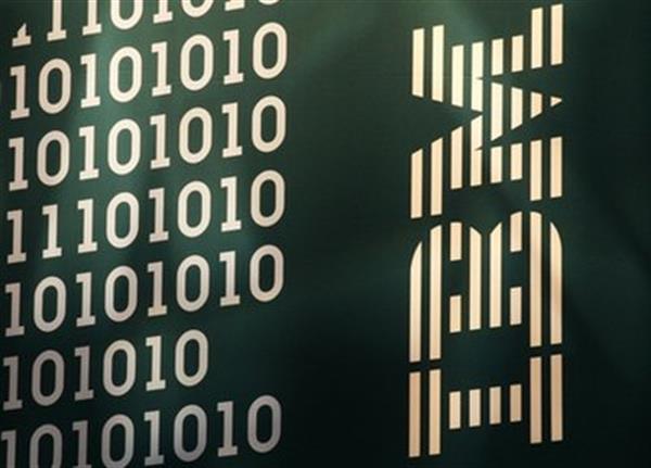 IBM lifts 2010 forecast but economic worries loom