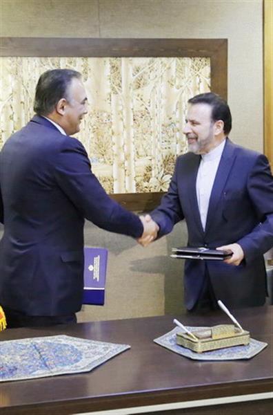 Iran, Armenia Sign New Cooperation Deals on Post and E-Commerce