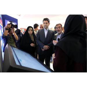 بازدید وزیر ارتباطات از نمایشگاه دستاوردهای جهاد دانشگاهی